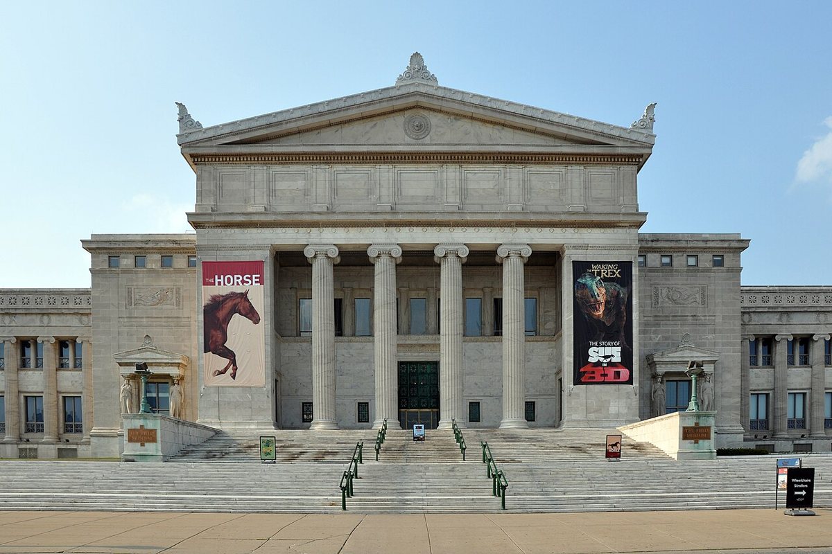 The Field Museum exterior on the Museum Campus in Chicago